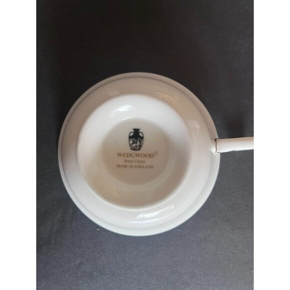 Two Wedgwood Dark Green Florentine Peony Shape Footed Porcelain Teacups England - Picture 4 of 6